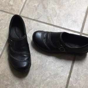 Clark’s Women Size 7M Shoes